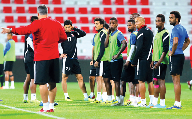 "توجيهات من كوزمين للاعبين في المران البيان"