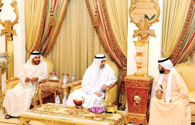 "حمد الشرقي يعزي طحنون وسرور بن محمد"