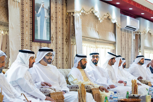 "سموه خلال المأدبة بحضور طحنون بن محمد وخالد وذياب بن محمد بن زايد وهزاع بن طحنون"