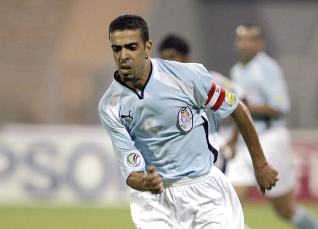 "حسونة الشيخ لاعب الفيصلي ومنتخب الأردن سابقاً البيان"