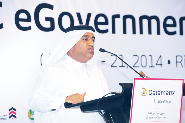 "علي الكمالي في الافتتاح \tالبيان"