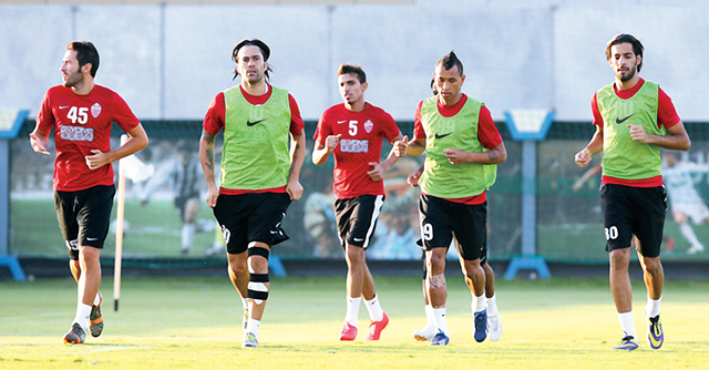 "تدريبات جدية للأهلي استعداداً لنهائي الكأس\t البيان"