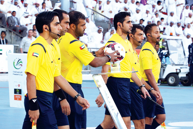 "حكام المباراة أداروا القمة باقتدار"