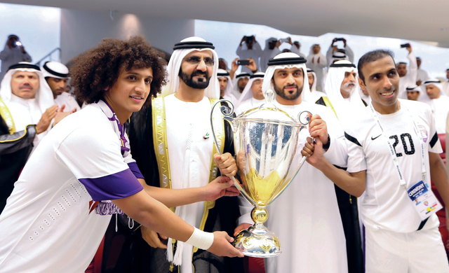 "محمد بن راشد يتوج نجوم العين بكأس رئيس الدولة"