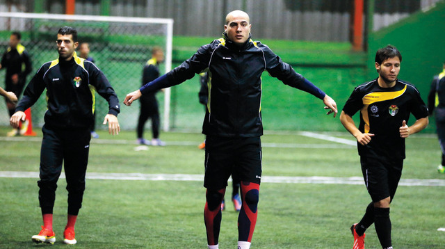 "عامر شفيع الحارس الأردني تجاهلته اختيارات المدير الفني حسام حسن\t البيان"