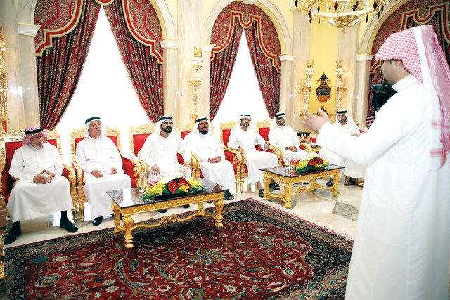 ".. وسموه يستمع بحضور حمدان بن محمد لقصيدة من سعد علوش"