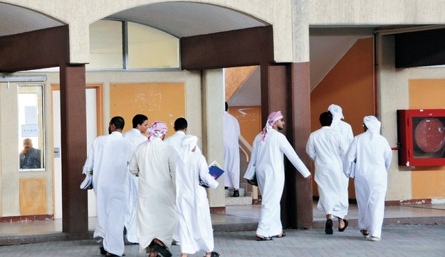 "نشر الوعي بين أفراد المجتمع المدرسي \t البيان"