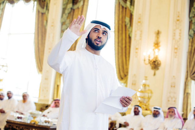 "شاعر المليون يلقي قصيدة"