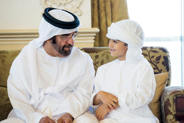 "سيف بن محمد آل نهيان وزايد بن عبد الله بن زايد"