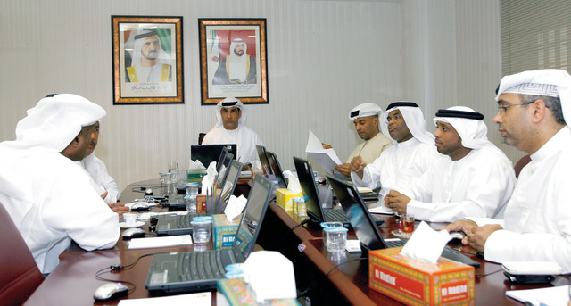 "جانب من اجتماع مجلس إدارة الاتحاد \tالبيان"