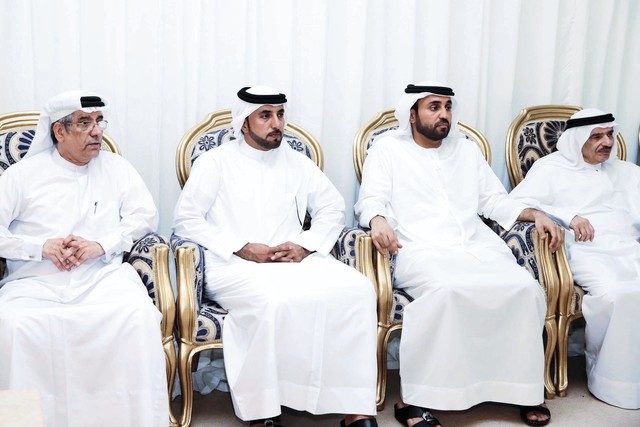 "خليفة سليمان والسبوسي والحضور"