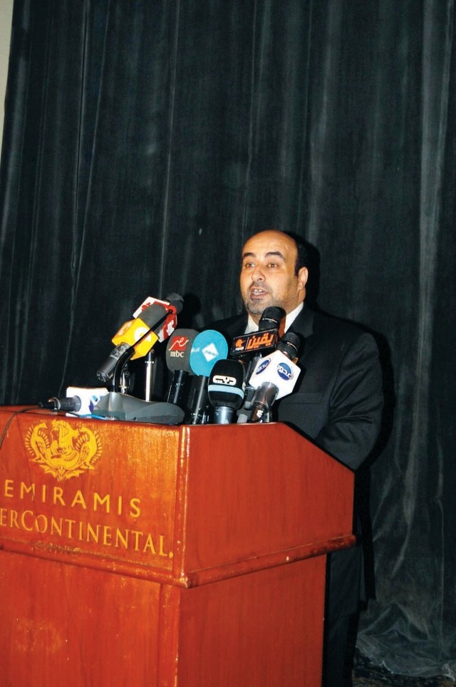 "لوتاه خلال إلقاء كلمته في المؤتمر"