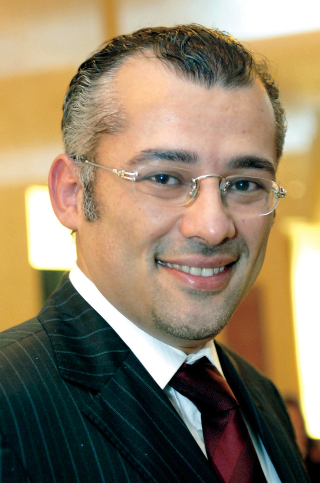 "هشام الفار"