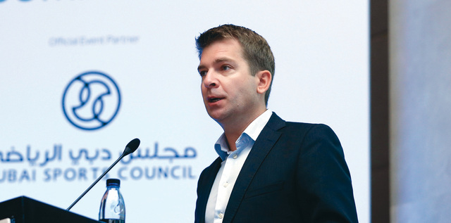 "من جلسات المؤتمر"