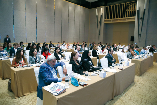 "اهتمام كبير من حضور المؤتمر بالجلسات \t\t البيان"