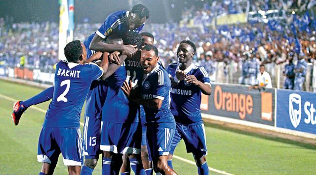 "هل تحوّل الأزمة المالية أفراح الهلال إلى أحزان؟\t البيان"