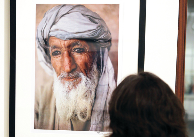 "بورتريه من أعمال الزوجين الفرنسيين سابرينا ورولاند تصوير- سالم خميس"