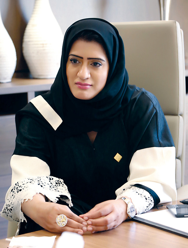 "منى فكري"