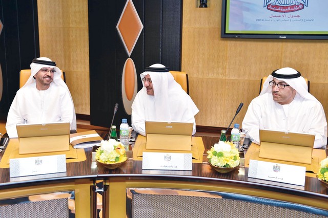 "عبدالرحمن العويس وحميد القطامي وهادف الظاهري"