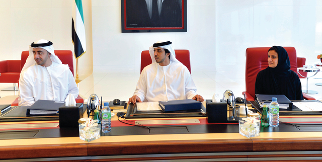 "منصور بن زايد مترئساً اجتماع صندوق أبوظبي للتنمية بحضور عبد الله بن زايد ولبنى القاسمي"