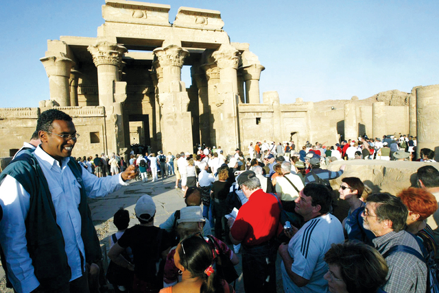 "السياحة المصرية تترقب عودة التدفق مجدداً \t أرشيفية"