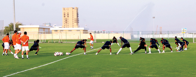 "تدريبات لياقة للاعبي الوصل \t \t البيان"