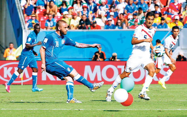 "من لقاء إيطاليا وكوستاريكا الذي حول دفة المجموعة\t\t\tرويترز"