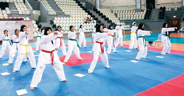"من منافسات الكاراتيه النسائي في البطولة         البيان"