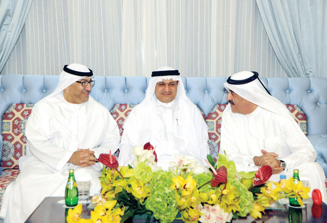 "حاكم أم القيوين في حديث مع حميد القطامي وعبدالرحمن العويس\tوام"