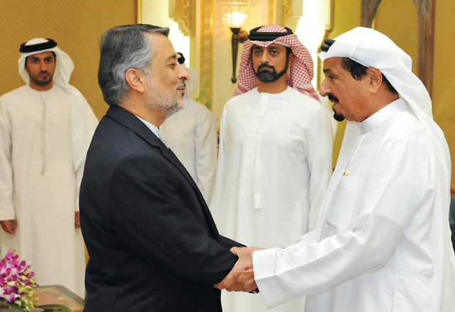 "حاكم عجمان خلال استقبال السفير الإيراني بحضور عمار وراشدالنعيمي \tوام"
