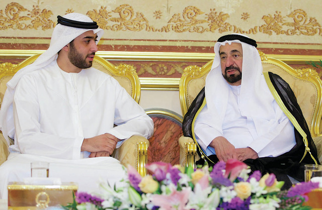 "وسموه يتلقى تهاني راشد بن سعود\t وام"