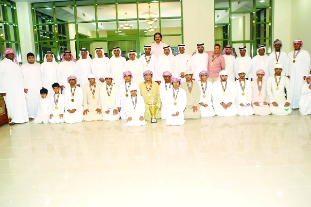 "تكريم ناشئي اليد بنادي الامارات"