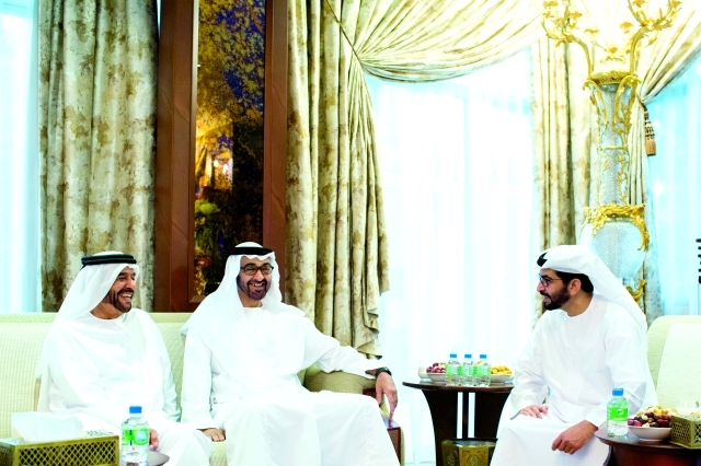 "محمد وحمدان بن زايد وسرور بن محمد"