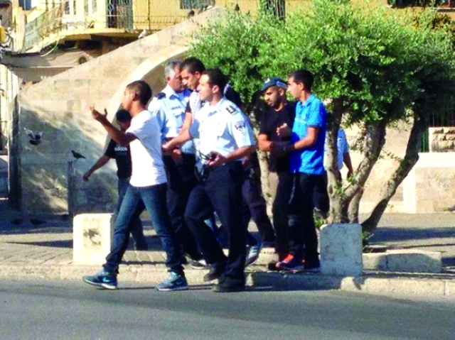 "شرطة الاحتلال تعتقل شباناً من الناصرة"