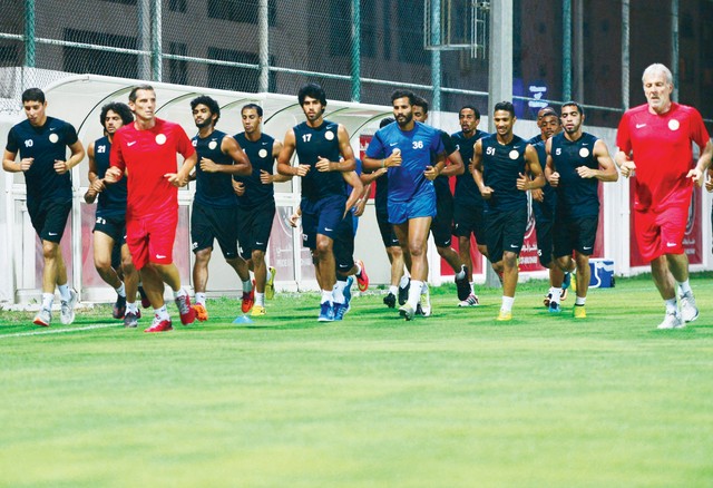 "غيريتس يتدرب مع لاعبيه البيان"