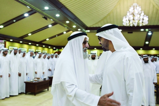 "محمد بن زايد يتلقى تهاني مبارك المنصوري وام"