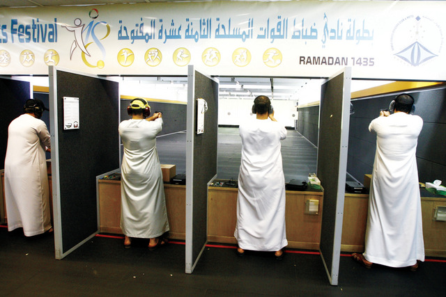 "من منافسات الرماية للرجال البيان"