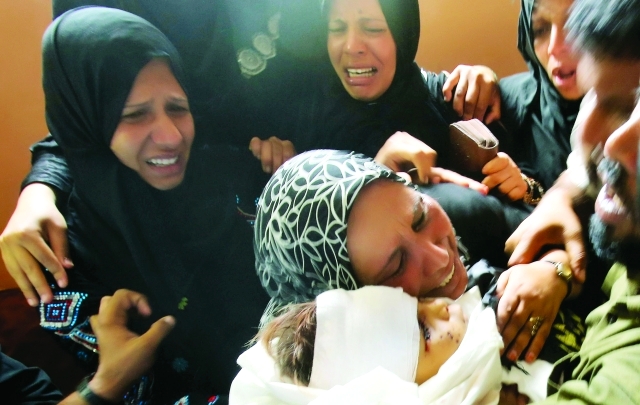 "الشهيد مؤيد الأعرج ابن أربع سنوات قضى في قصف على خان يونس\tرويترز"