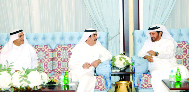 "سعود بن راشد المعلا يستقبل بحضور ولي عهده المهنئين- وام"