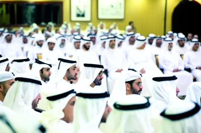 "محمد بن زايد يشهد المحاضرة بحضور راشد بن سعود وحمدان وسيف بن زايد ومنصور بن محمد من المصدر"