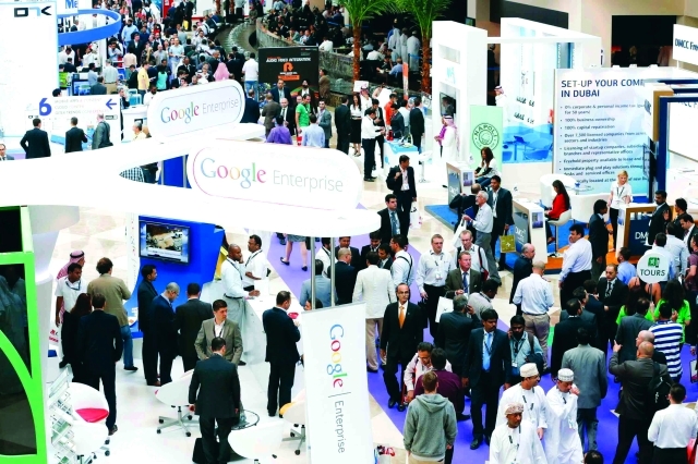 "جانب من الاجنحة المشاركة في دورة 2013"