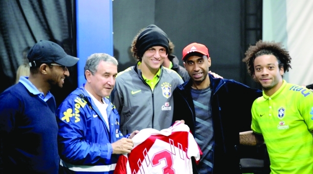 "Players + Parreira + D.Luiz + Marcelo"