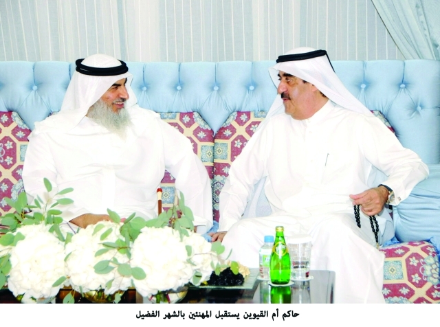 "سعود المعلا يتقبل تهاني محمد بن حمدان"