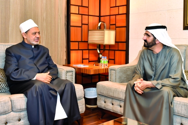 "محمد بن راشد في حديث مع شيخ الأزهر"