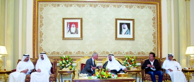 "سلطان القاسمي وولي عهده يستقبلان المهنئين  بحضور عبد الله بن سالم"
