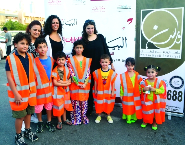"توزيع وجبات إفطار في منطقة السطوة\tتصوير: حصة إسماعيل"