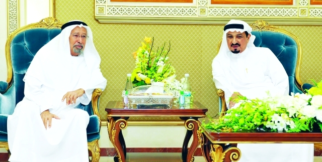 "حاكم عجمان خلال استقبال المهنئين\tوام"