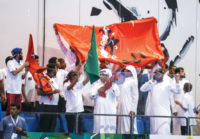 "جمهور الجوكر حمل الأعلام واللافتات لفريقه"