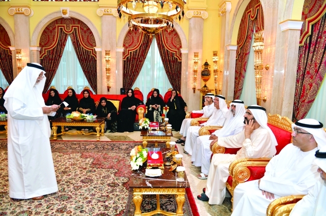 "سموه يستمع بحضور حمدان ونهيان والعويس لكلمة إبراهيم بوملحة"