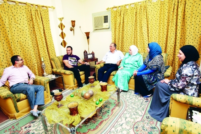 "أسامة بطة يجد في الأجواء الأسرية متعة لا تصفها كلمات  تصوير: غلام كاركر"